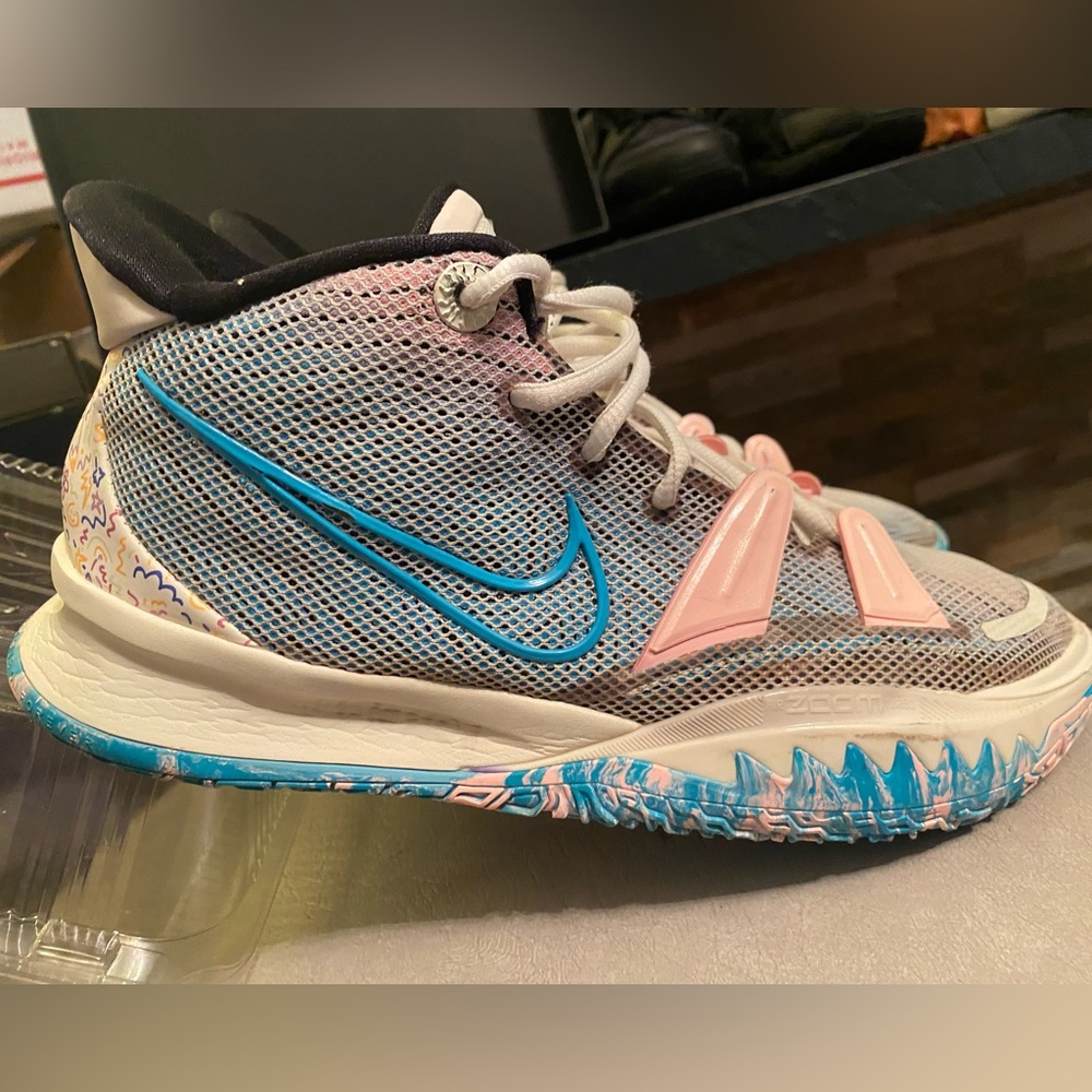 NIKE KYRIE SEVEN EP PALE IVORY/SPLIT DESIGN OFF-WHITE UPPER/CHLORINE BLUE/9.5